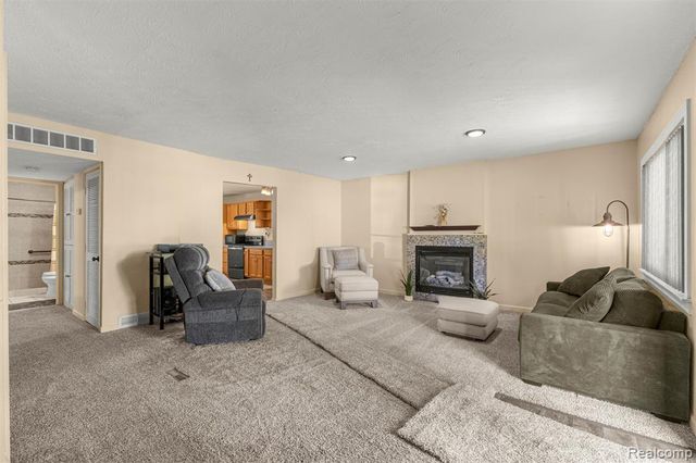 7841 Monroe Boulevard, Taylor, MI 48180