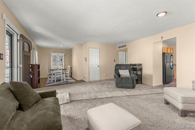 7841 Monroe Boulevard, Taylor, MI 48180