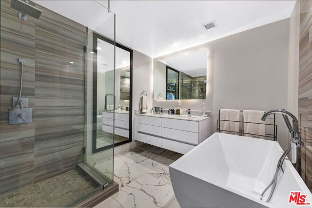 1345 Havenhurst Drive 15, West Hollywood, CA 90046