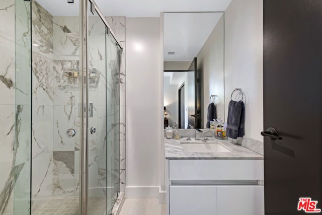 1345 Havenhurst Drive 15, West Hollywood, CA 90046