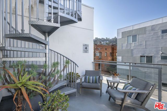 1345 Havenhurst Drive 15, West Hollywood, CA 90046