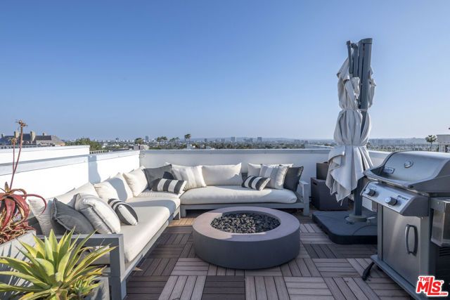 1345 Havenhurst Drive 15, West Hollywood, CA 90046