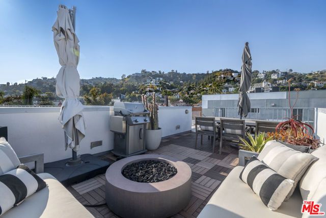 1345 Havenhurst Drive 15, West Hollywood, CA 90046