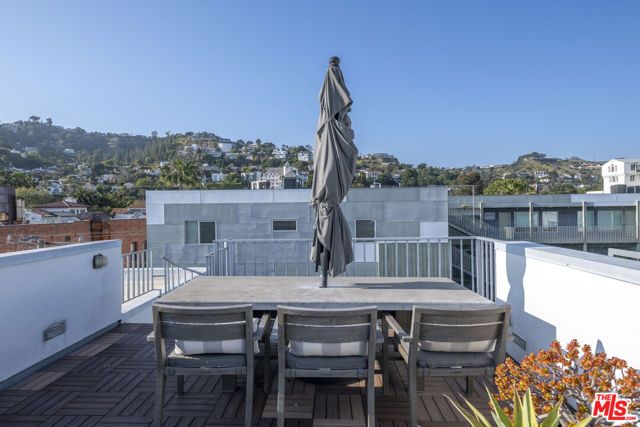 1345 Havenhurst Drive 15, West Hollywood, CA 90046