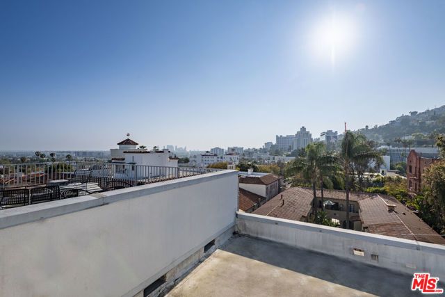 1345 Havenhurst Drive 15, West Hollywood, CA 90046
