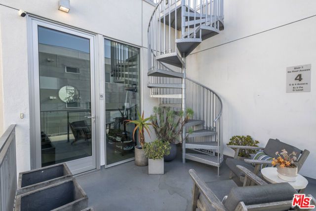 1345 Havenhurst Drive 15, West Hollywood, CA 90046