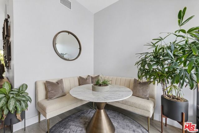 1345 Havenhurst Drive 15, West Hollywood, CA 90046