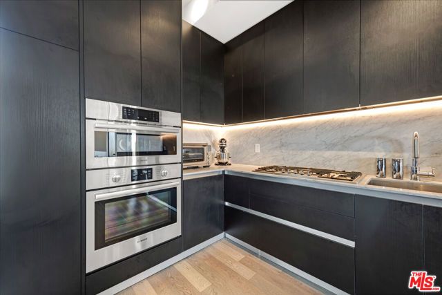 1345 Havenhurst Drive 15, West Hollywood, CA 90046