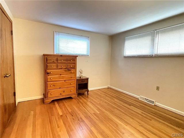 8135 Brookwood Drive, Cicero, NY 13039