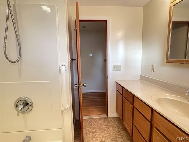 8135 Brookwood Drive, Cicero, NY 13039