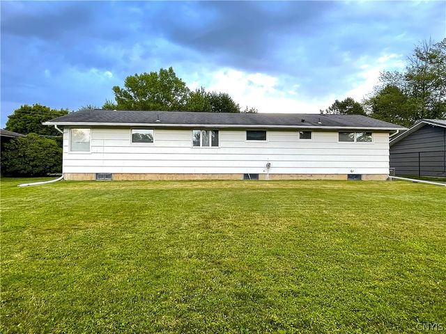 8135 Brookwood Drive, Cicero, NY 13039