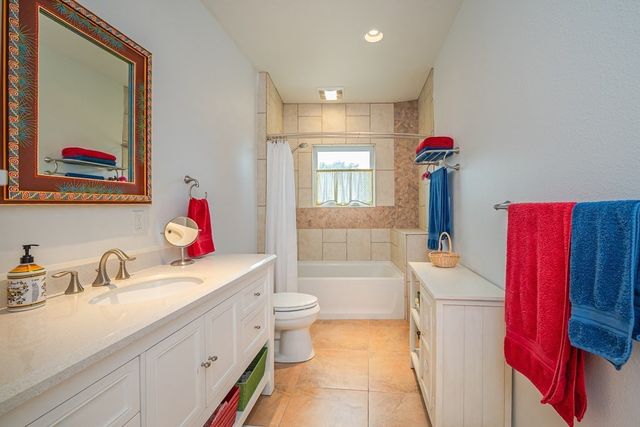 1722 Sorenson Dr, Rockport, TX 78382