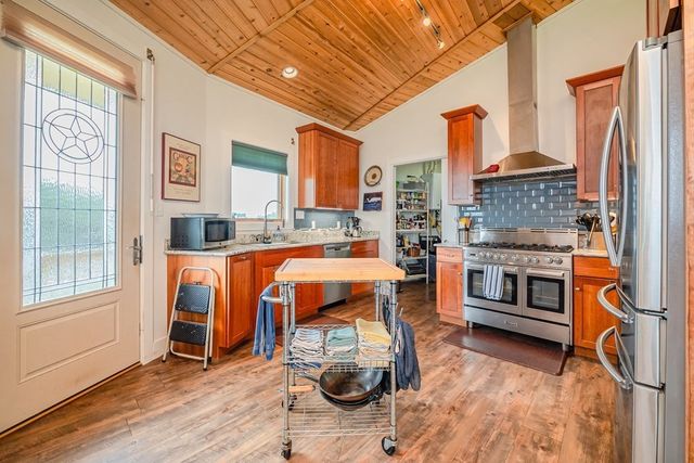 1722 Sorenson Dr, Rockport, TX 78382