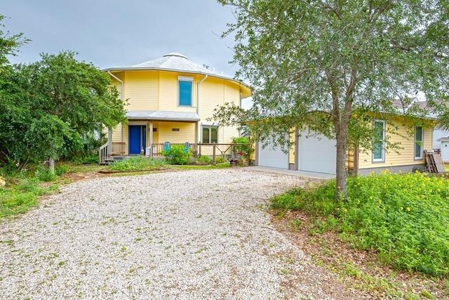 1722 Sorenson Dr, Rockport, TX 78382