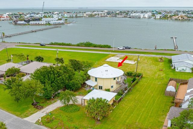 1722 Sorenson Dr, Rockport, TX 78382