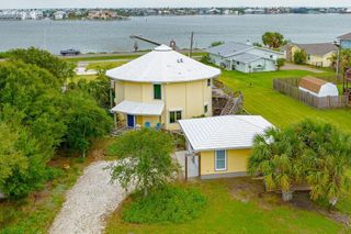 1722 Sorenson Dr, Rockport, TX 78382