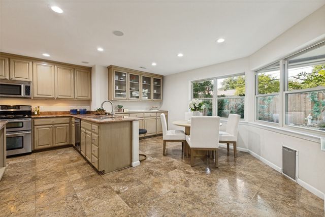 4253 Royal Ridge Drive, Dallas, TX 75229