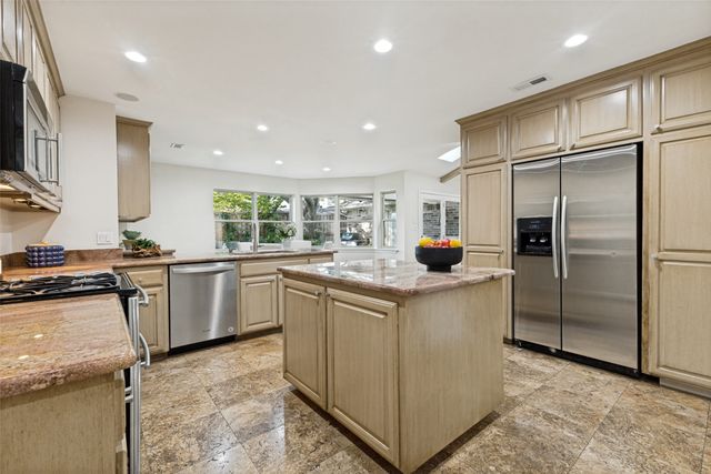 4253 Royal Ridge Drive, Dallas, TX 75229