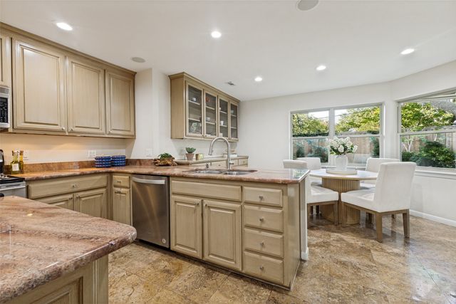 4253 Royal Ridge Drive, Dallas, TX 75229
