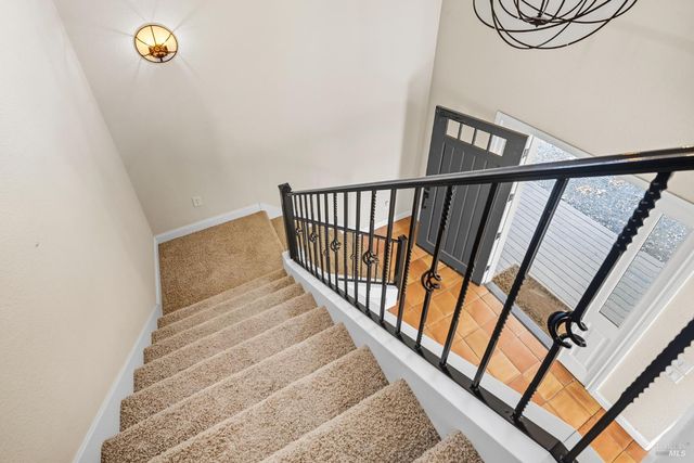 95 Longhorn Ridge Rd, Napa, CA 94558