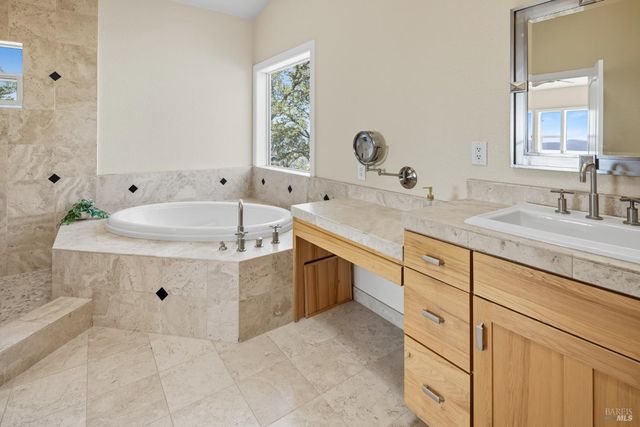 95 Longhorn Ridge Rd, Napa, CA 94558