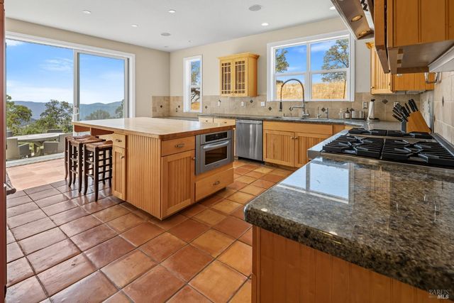 95 Longhorn Ridge Rd, Napa, CA 94558