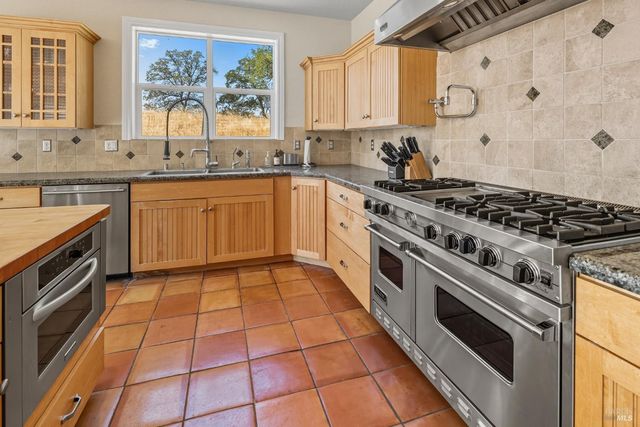 95 Longhorn Ridge Rd, Napa, CA 94558