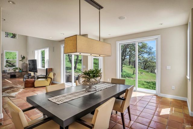 95 Longhorn Ridge Rd, Napa, CA 94558