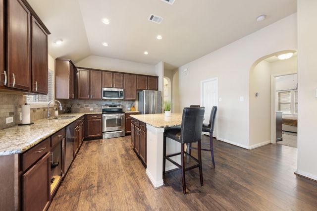 433 Castle Street, Desoto, TX 75115