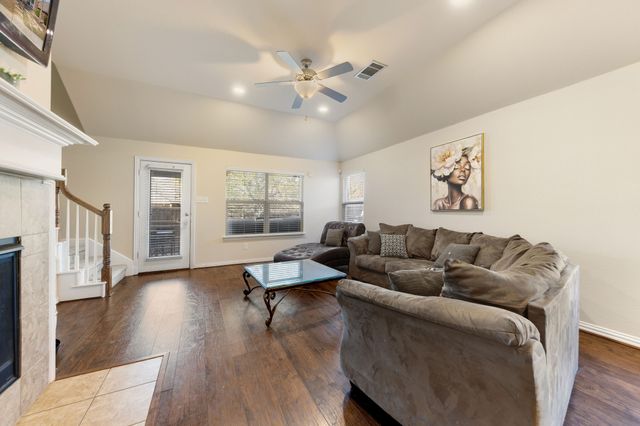 433 Castle Street, Desoto, TX 75115