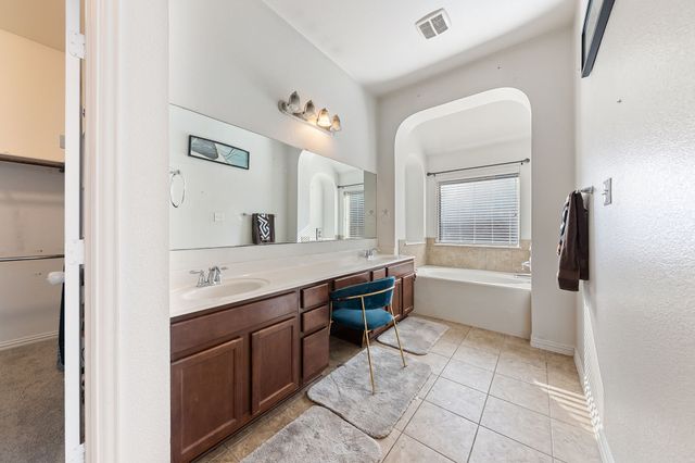 433 Castle Street, Desoto, TX 75115