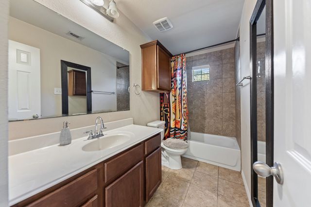 433 Castle Street, Desoto, TX 75115