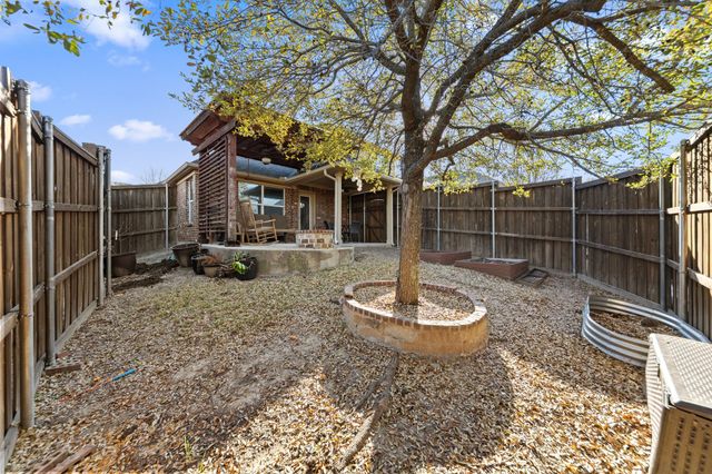 433 Castle Street, Desoto, TX 75115