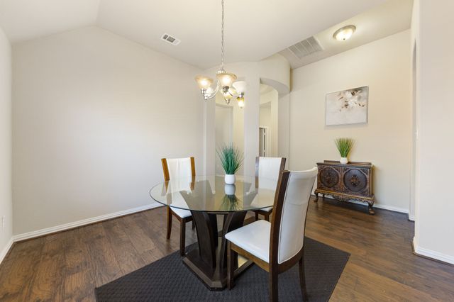 433 Castle Street, Desoto, TX 75115