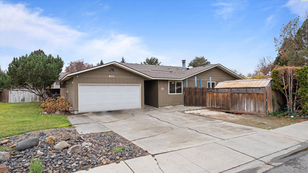803 N Quillan Street, Kennewick, WA 99336