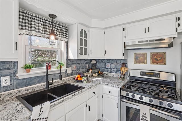 2825 Orchard Drive, Willoughby Hills, OH 44092