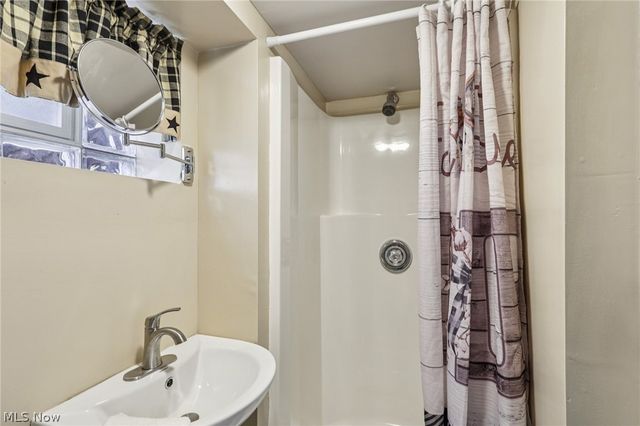 2825 Orchard Drive, Willoughby Hills, OH 44092