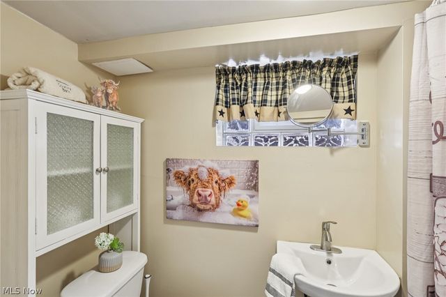 2825 Orchard Drive, Willoughby Hills, OH 44092