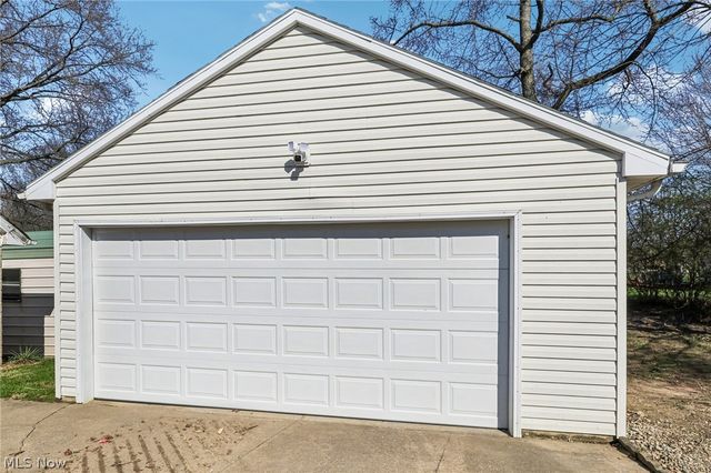 2825 Orchard Drive, Willoughby Hills, OH 44092