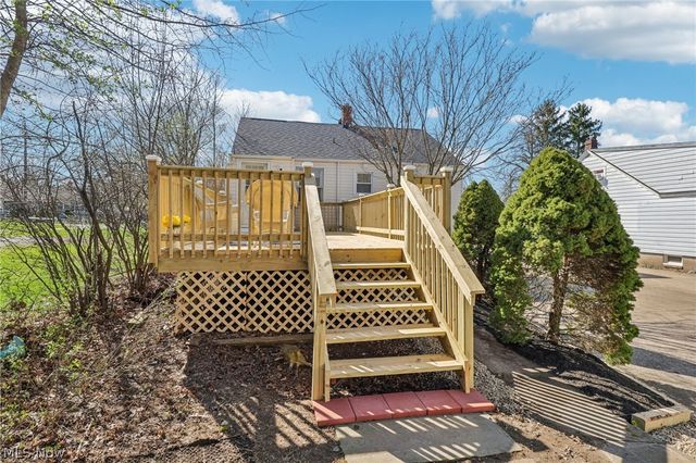 2825 Orchard Drive, Willoughby Hills, OH 44092