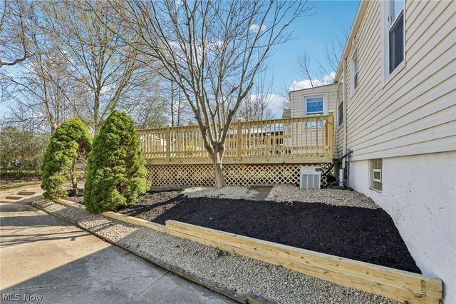 2825 Orchard Drive, Willoughby Hills, OH 44092