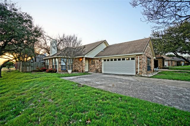 2746 Sedgeway Lane, Carrollton, TX 75006