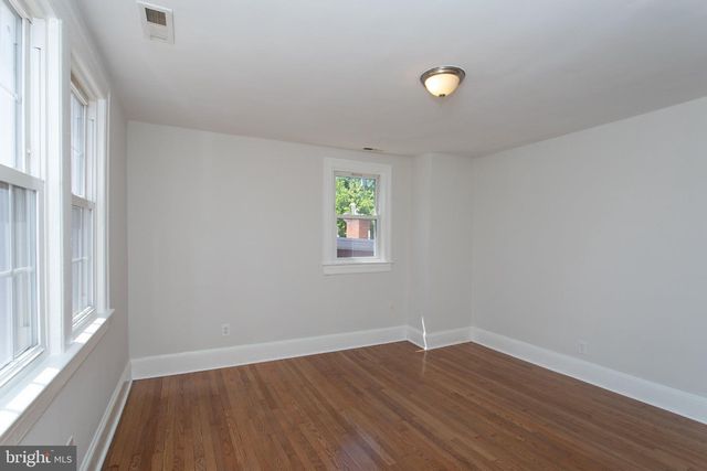 104 53RD ST NE, Washington, DC 20019