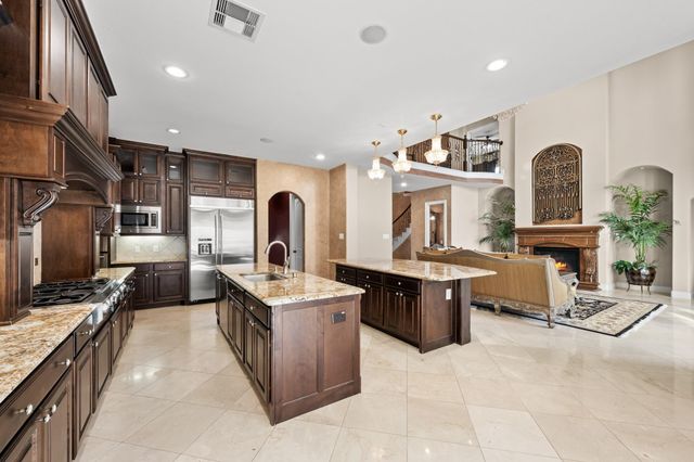 75 S Fremont Ridge Loop, Spring, TX 77389