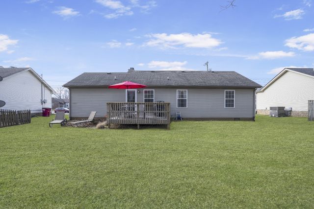 3453 Sandpiper Dr, Clarksville, TN 37042