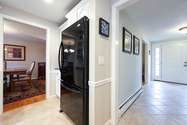 17 Forest Park Dr., Mendon, MA 01756