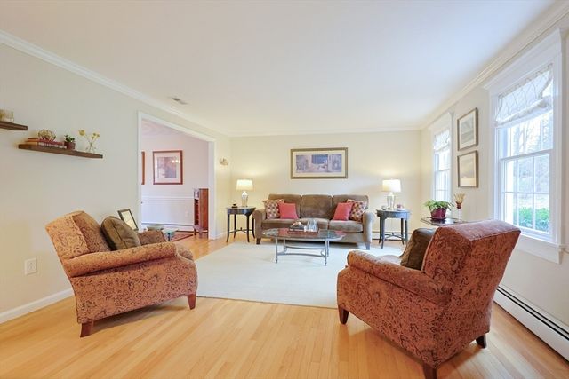 17 Forest Park Dr., Mendon, MA 01756