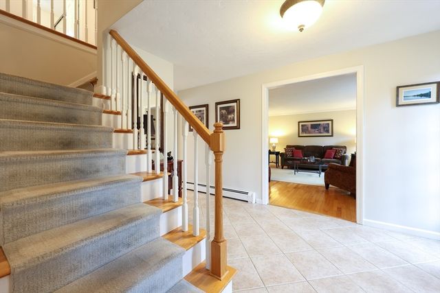 17 Forest Park Dr., Mendon, MA 01756