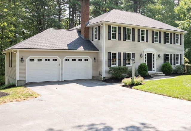 17 Forest Park Dr., Mendon, MA 01756