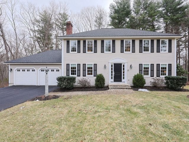 17 Forest Park Dr., Mendon, MA 01756